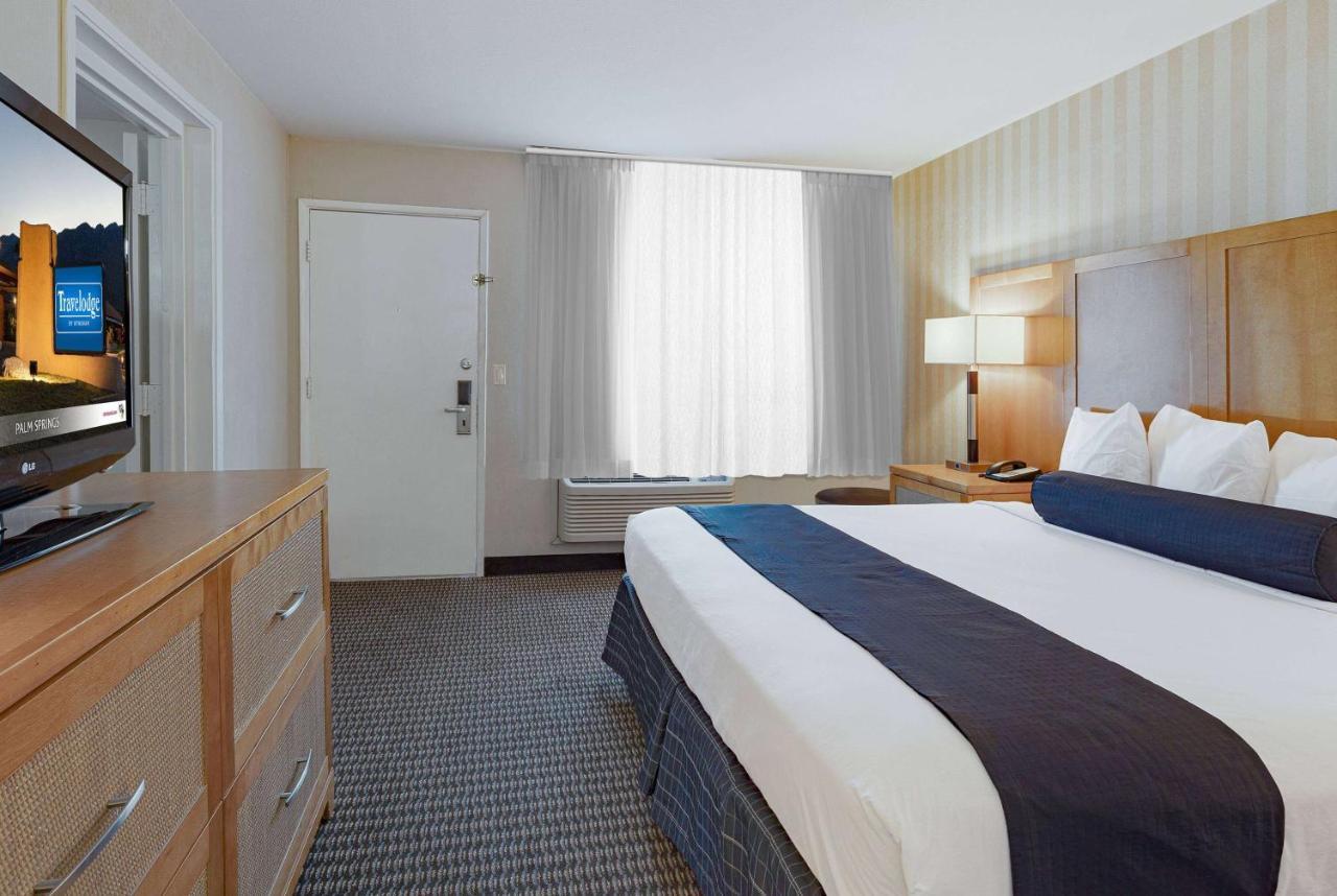 Travelodge By Wyndham Palm Springs Exterior photo