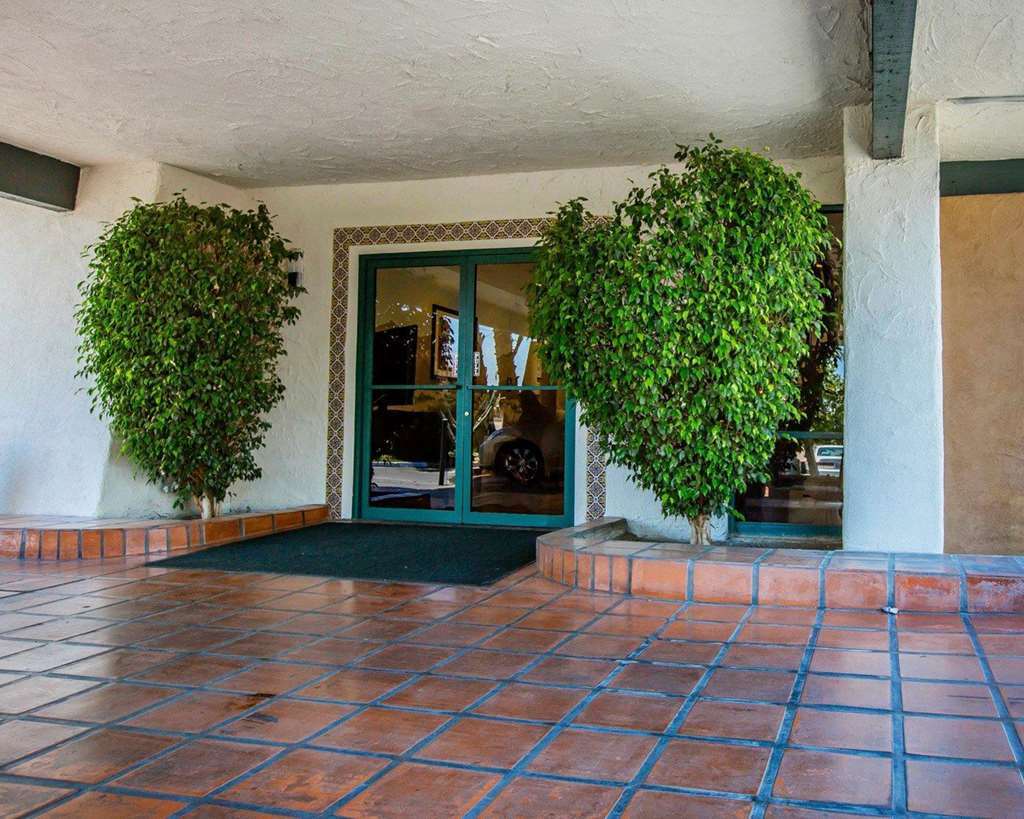 Travelodge By Wyndham Palm Springs Exterior photo