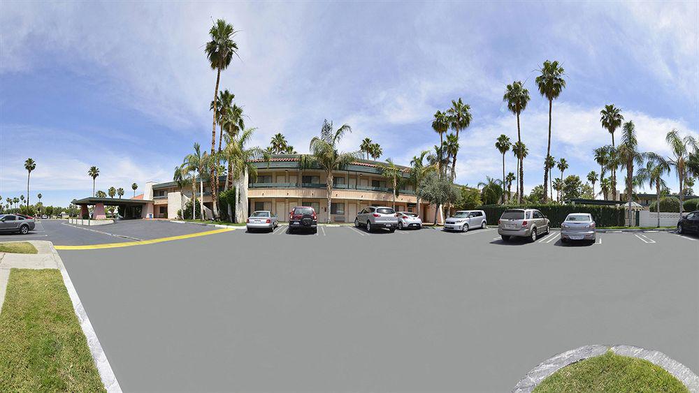 Travelodge By Wyndham Palm Springs Exterior photo